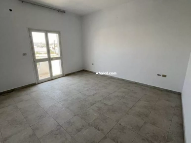 Bureau 100 m2, à Kalaa Kebira face au stade municipale