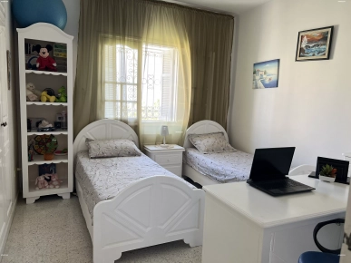 Chambre enfant richement meublé 7 pièces