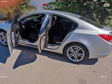 jolie opel insignia num watsup. +436765535556