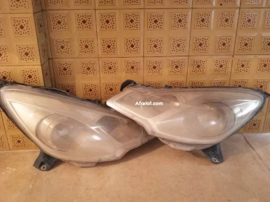 deux feux Citroën C3 fhase2.    tél :94156972
