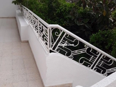 un étage de villa de 140 m²,destiné à usage bureautique un étage de villa de 140 m²,destiné à usage bureautique