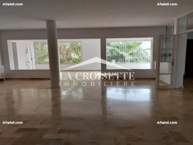 Villa S+7 avec piscine à Gammarth MVL1675