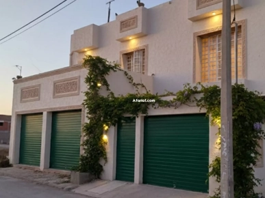 Propriété Villa, 2ème Maison et 2 locaux à vendre