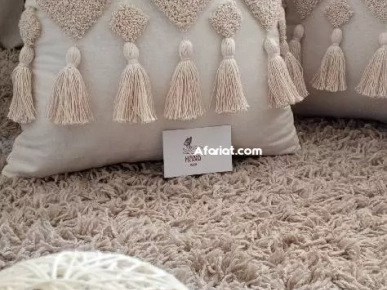 housse de coussin broder à la main en relief ✨✨ housse de coussin broder à la main en relief ✨✨