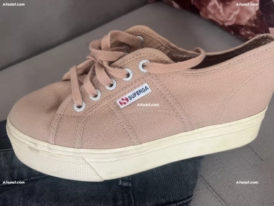 deux espadrilles