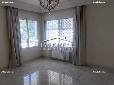 Villa S+5 avec piscine à La Marsa MVL1555