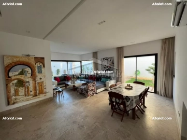 Villa S+4 avec piscine à Gammarth MVL0373