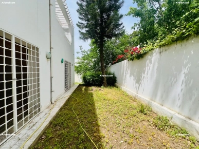 À louer villa S+5 avec jardin au cœur de la Marsa