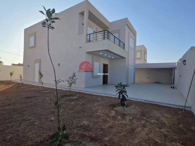 VILLA NEUVE  RÉF V719 À DJERBA HOUMT SOUK ZONE URBAINE