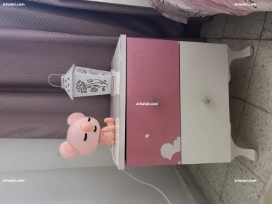 • Chambre à coucher pour fille (Lit + Commode + Table de nuit)