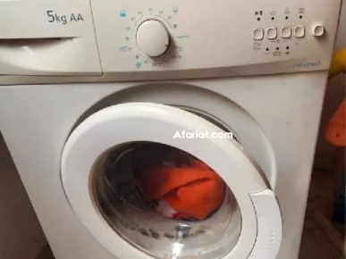 Réfrigérateur et machine à laver