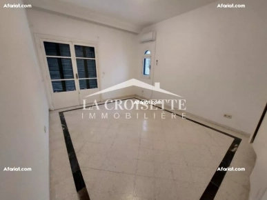 Duplex S+3 avec vue partielle sur mer à La Marsa MDV0165