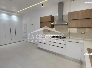 Duplex S+3 avec jardin à La Soukra MDL0631