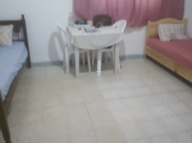 للكراء للفتيات