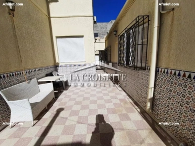 Villa S+7 avec deux appartements à La Marsa  MVV0077