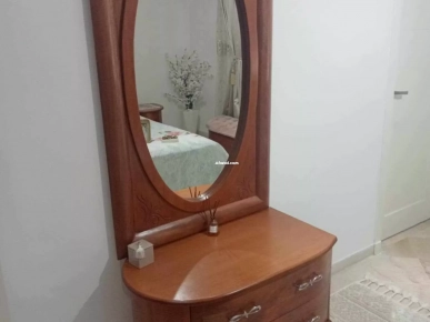 chambre à couché en bois sans dressing
