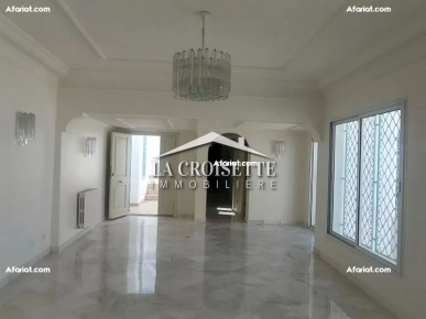 Villa S+5 avec piscine à La Marsa MVL1555