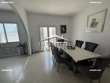 Villa S+4 avec piscine à Gammarth ZVL0882