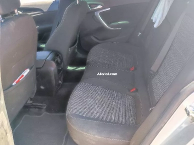 jolie opel insignia num watsup. +436765535556
