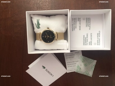 Montre femme Lacoste originale en tres bon état