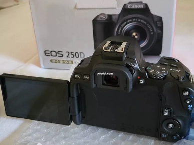 Canon EOS 250D cacheté