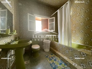 Rez-de-chaussée de villa S+3 meublé à La Marsa ZRCL0266