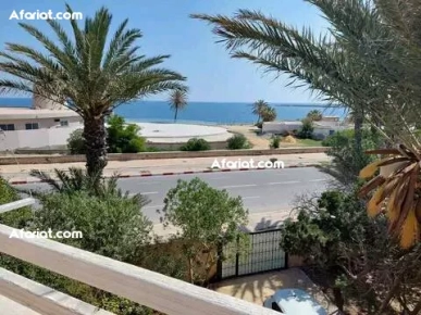 Charmant duplex pied dans l'eau à Monastir