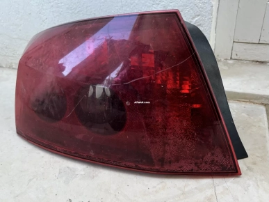 feu arrière peugeot 407