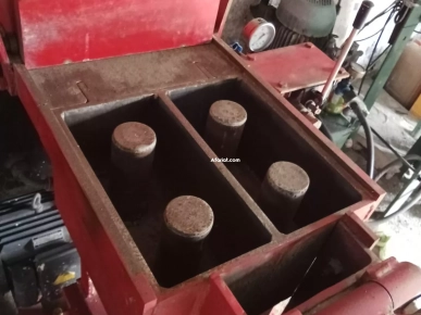 Machine à fabriquer des blocs en terre compressée