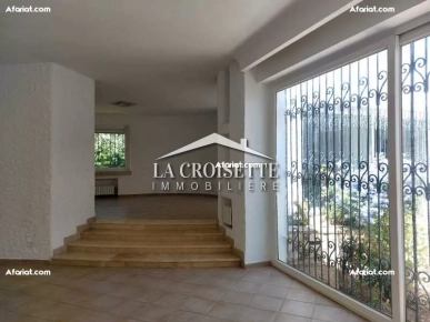 Villa S+5 avec piscine à Gammarth  MVL1571
