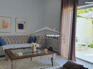 Triplex S+5 avec jardin et piscine à Gammarth MTRL0093