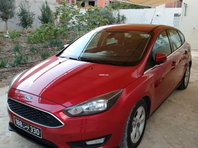 voiture Ford focus ecoboost première main