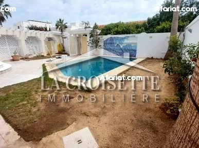 Villa S+4 avec piscine à Ain Zaghouan Nord MVL1540