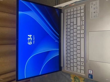 Asus Vivobook 16
