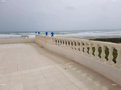Etage de villa au bord de la plage à dar Allouch - kélibia