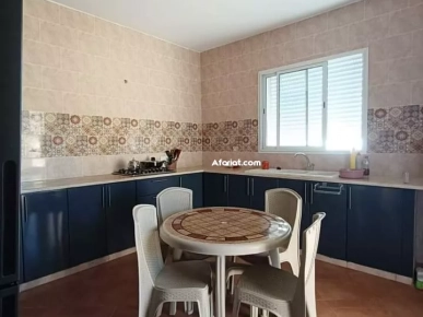une maison  avec vue sur la mer et les montagnes