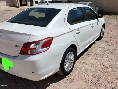 Voiture 301