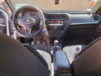 Voiture 301