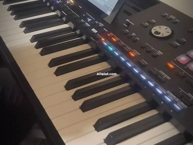 A vendre Korg pa5x dans sa boîte d’origine avec garantie