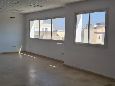 À louer Local professionnel près Pôle Technologique El Ghazala