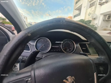 Voiture Peugeot 508