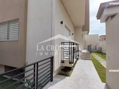 Duplex S+3 avec jardin à La Soukra MDL0631