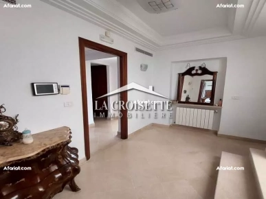 Villa S+5 avec piscine à Gammarth ZVL1556