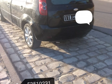 A vendre ford fiesta 5 ch A vendre ford fiesta 5 ch