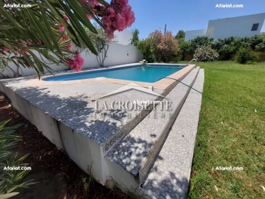 Villa S+3 avec piscine à La Soukra MVL0342