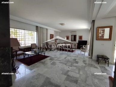 Villa S+5 avec piscine à La Marsa MVL1485