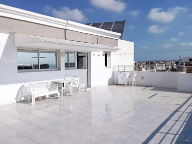 Appartement vue sur mère avec terasse