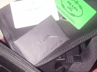 sac à main Prada d'origine avec ses cartes