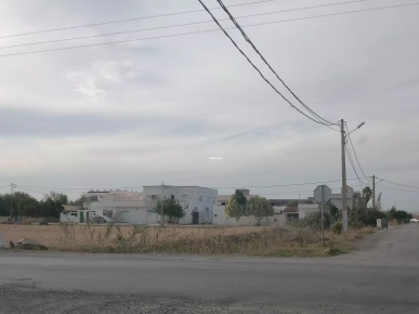 "Opportunité unique : Terrain à vendre, idéal pour votre projet d