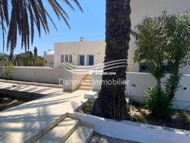 Villa de style djerbienne pieds dans l’eau à Sousse